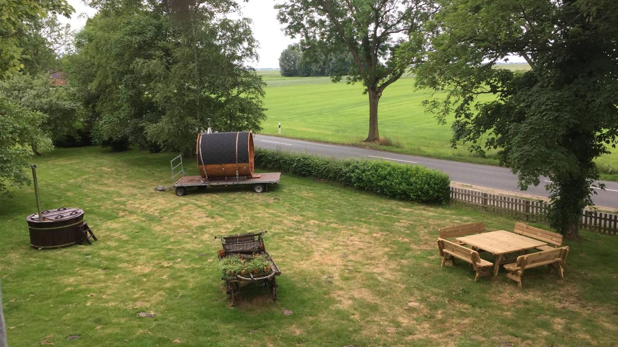 Steinhaus Hof Villa Bunde  Rum bild