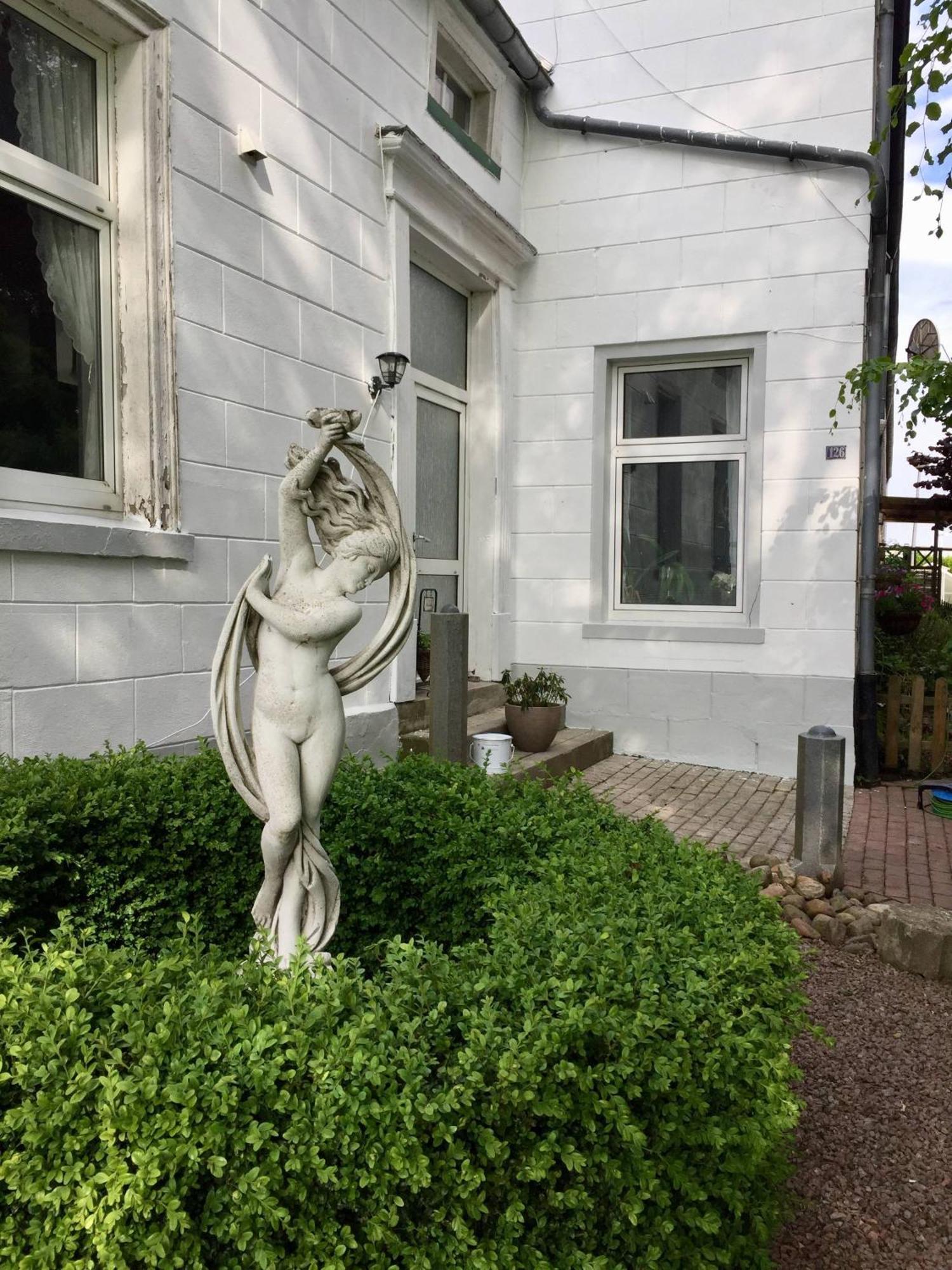 Steinhaus Hof Villa Bunde  Rum bild