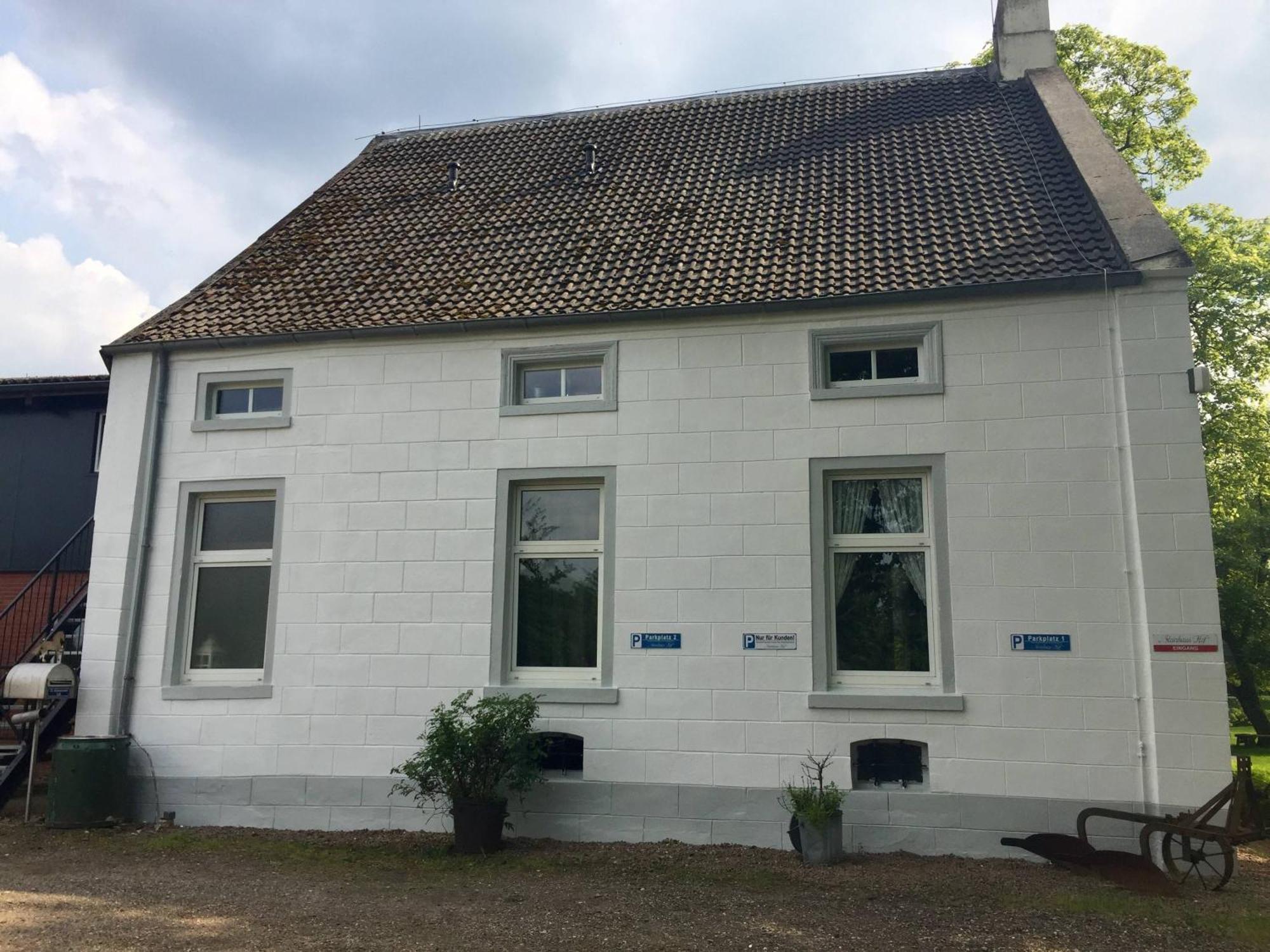 Steinhaus Hof Villa Bunde  Rum bild